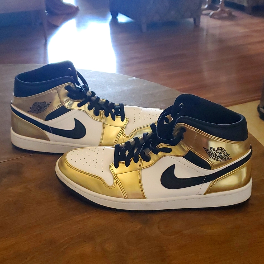 Jordan Athletic Shoes Gold and Black